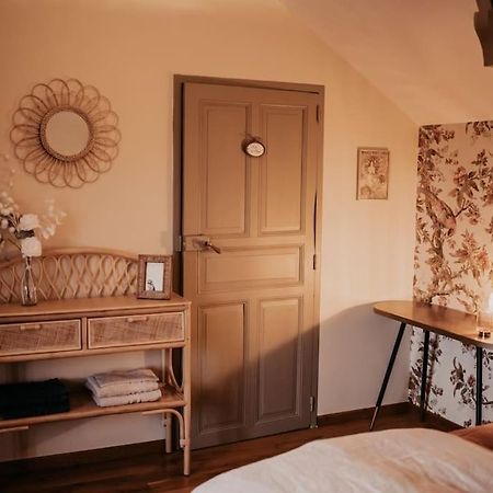 Maisonnette De Charme Les Jardins De Lou Boussac  المظهر الخارجي الصورة