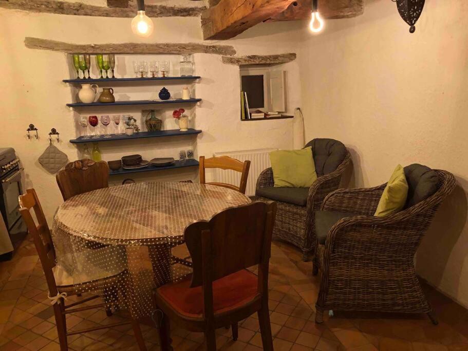 Maisonnette De Charme Les Jardins De Lou Boussac  المظهر الخارجي الصورة