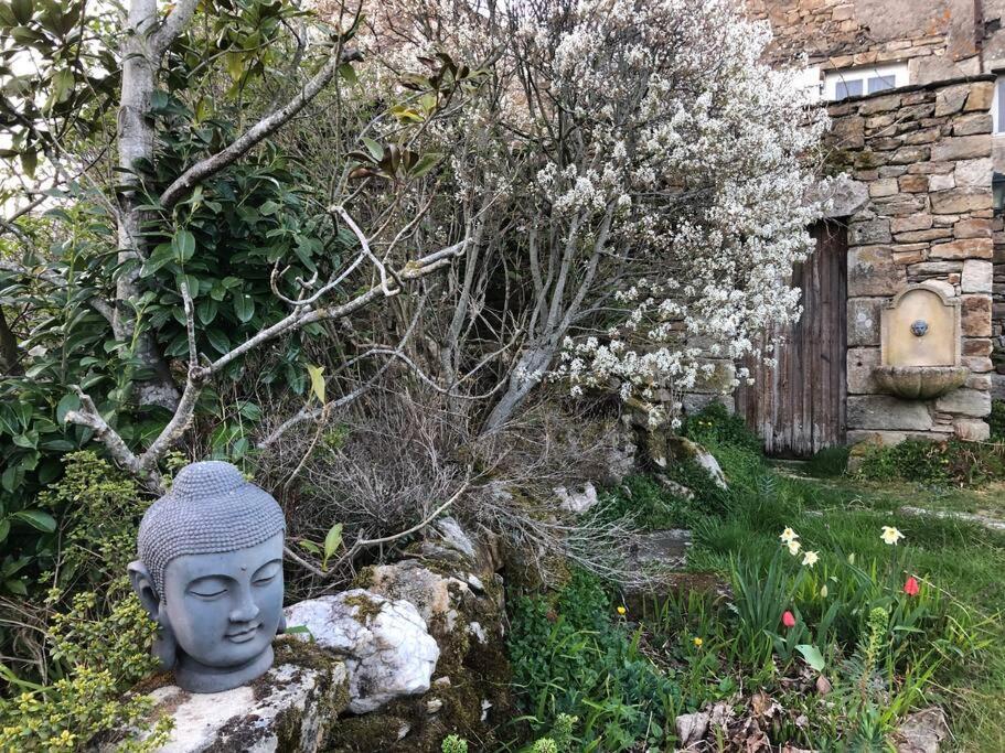 Maisonnette De Charme Les Jardins De Lou Boussac  المظهر الخارجي الصورة