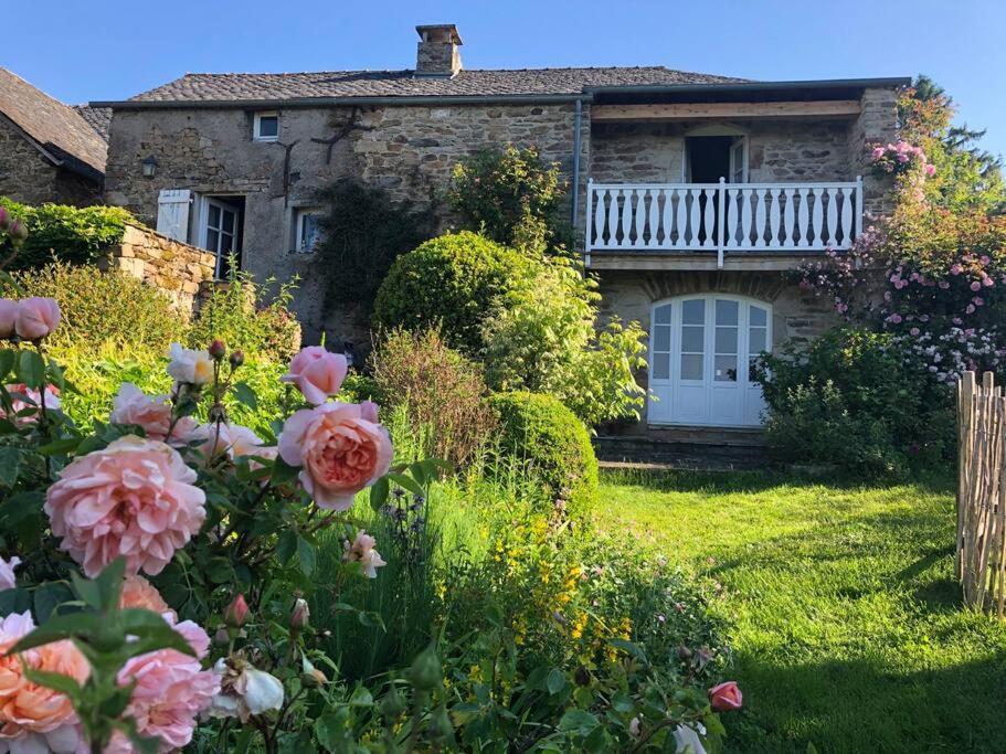 Maisonnette De Charme Les Jardins De Lou Boussac  المظهر الخارجي الصورة